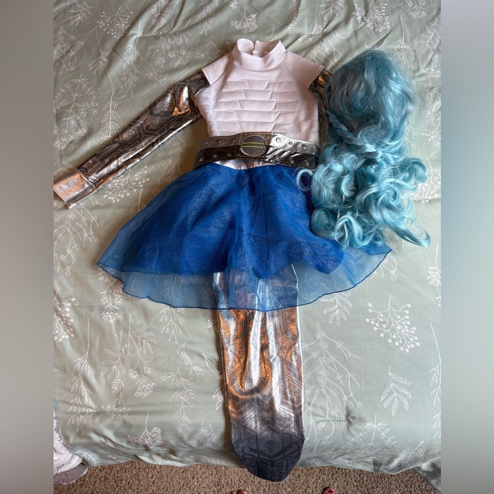 Disney Zombies 3 Addison Costume with wig!